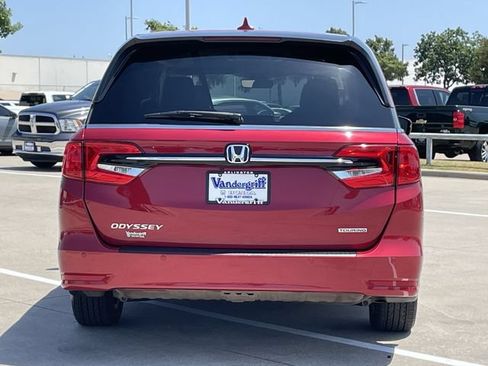 Certified 2024 Honda Odyssey Touring image 5