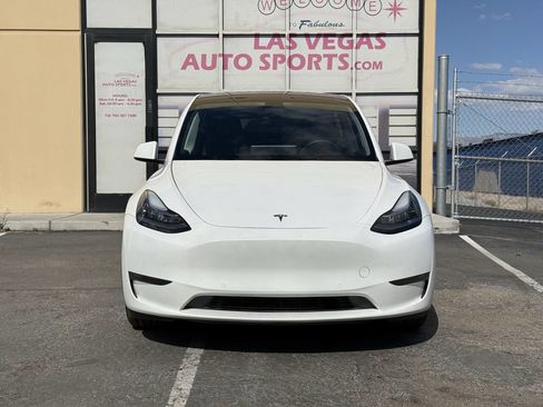 Used 2022 Tesla Model Y Long Range AWD/4WD image 3