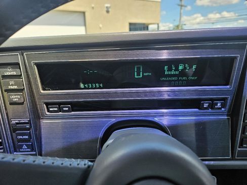 Used 1988 Buick Reatta Coupe FWD image 22