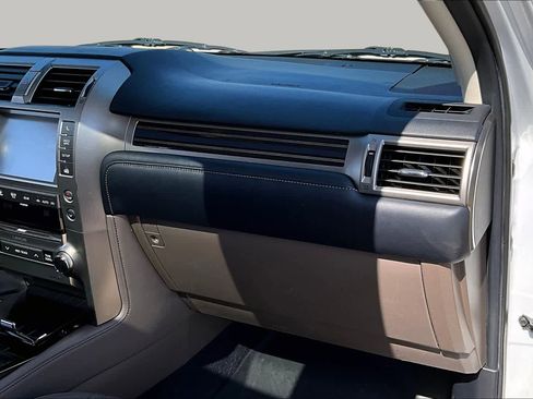 Used 2020 Lexus GX 460 Premium w/ Premium Package AWD/4WD image 35