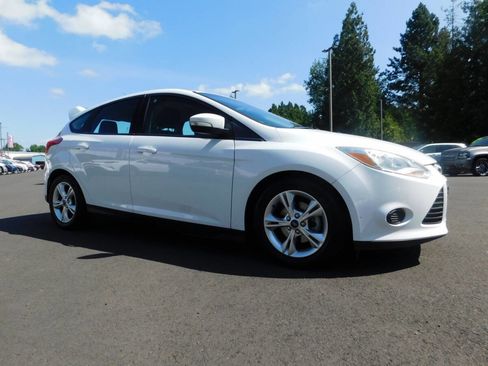 Used 2014 Ford Focus SE w/ SE Winter Package image 1