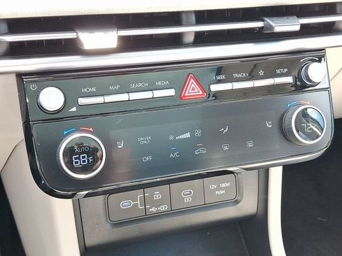 Certified 2025 Hyundai Tucson SEL AWD/4WD image 16
