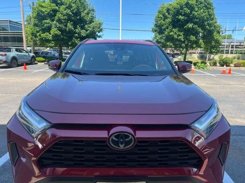Used 2023 Toyota RAV4 XLE w/ Convenience Package AWD/4WD image 5