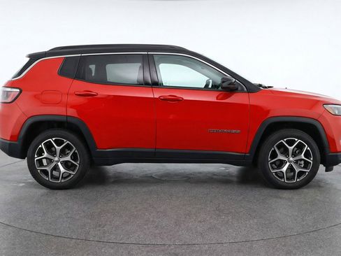 Used 2025 Jeep Compass Limited AWD/4WD image 11