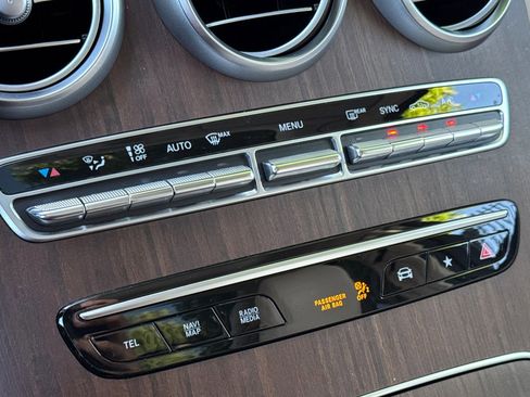 Certified 2022 Mercedes-Benz GLC 300 w/ Premium Package Lite image 20