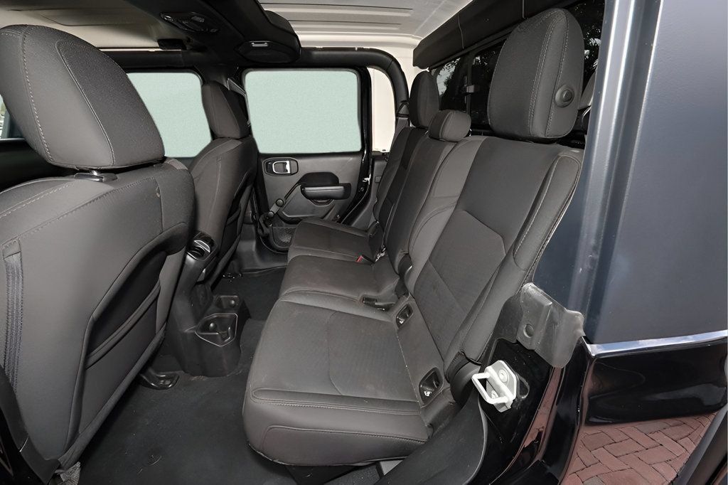Used 2022 Jeep Gladiator Sport AWD/4WD image 18