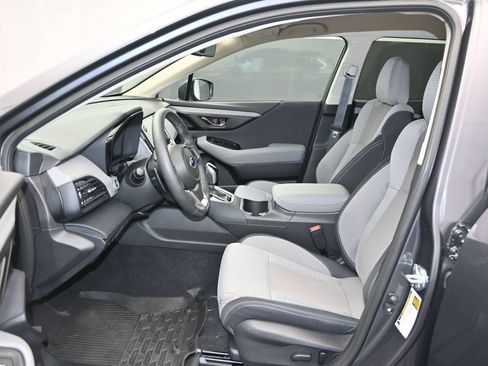 Used 2025 Subaru Outback Premium AWD/4WD image 17
