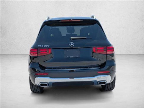 Certified 2025 Mercedes-Benz GLB 250 image 11