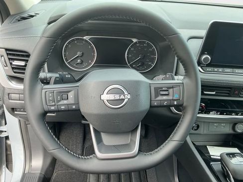 Used 2026 Nissan Rogue SV AWD/4WD image 13