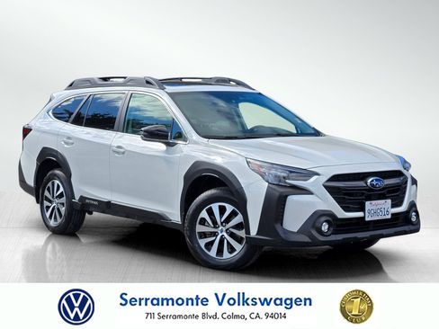 Used 2024 Subaru Outback Premium AWD/4WD image 1