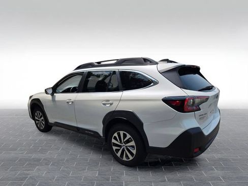 Used 2024 Subaru Outback Premium AWD/4WD image 5