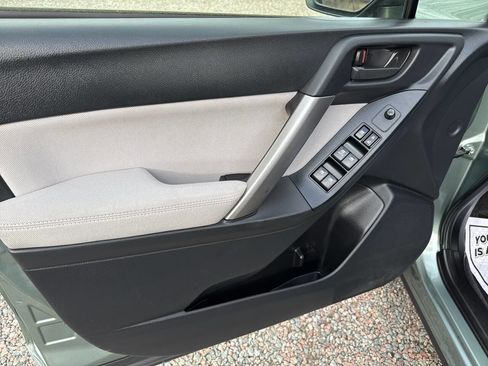 Used 2015 Subaru Forester 2.5i w/ Alloy Wheel Package image 13