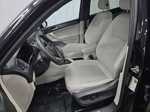 Used 2023 Volkswagen Tiguan SE R-Line AWD/4WD image 30