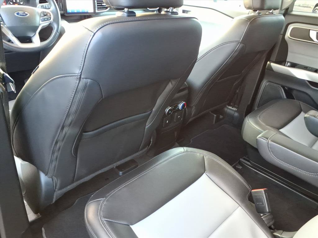 Used 2023 Ford Explorer XLT w/ Equipment Group 202A AWD/4WD image 9