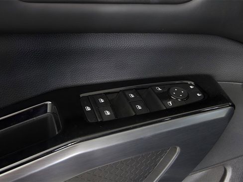 Used 2024 Nissan Pathfinder SL image 9