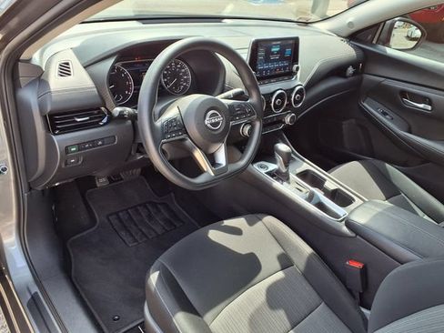 Used 2024 Nissan Sentra SV FWD image 4