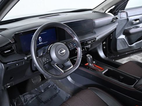 Certified 2025 Nissan Kicks SR AWD/4WD image 13