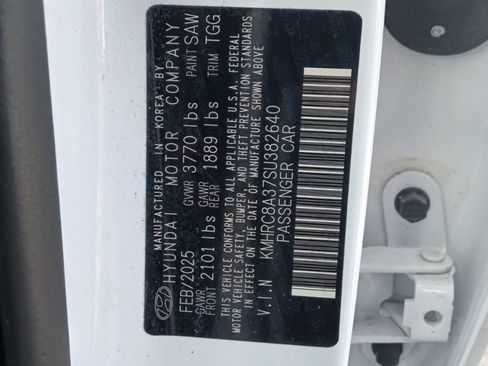 Used 2025 Hyundai Venue SEL FWD image 3