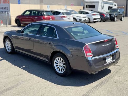 Used 2014 Chrysler 300 RWD image 11