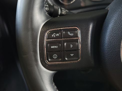 Used 2014 Jeep Wrangler Unlimited Sahara w/ Dual Top Group AWD/4WD image 22
