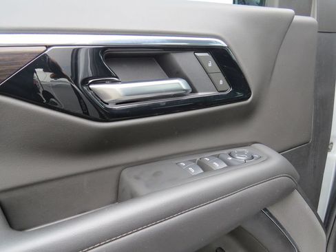 Certified 2025 Chevrolet Tahoe LS RWD image 20