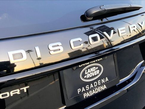 Used 2024 Land Rover Discovery Sport S image 32