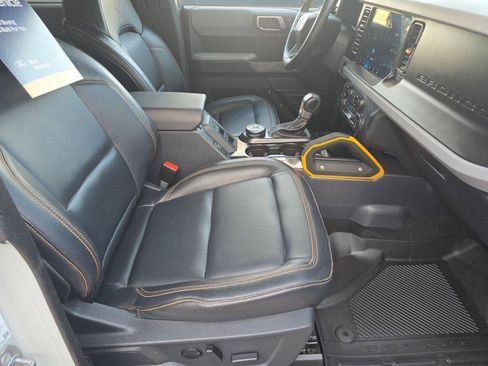 Certified 2023 Ford Bronco Badlands image 32