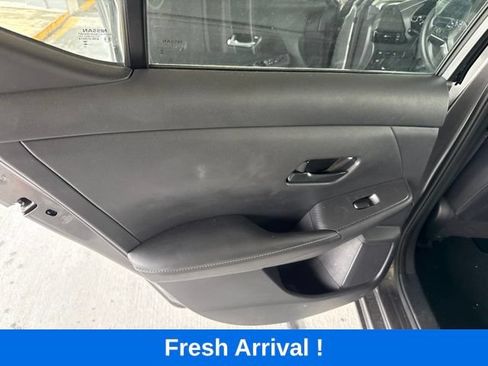 Used 2025 Nissan Sentra SV FWD image 14