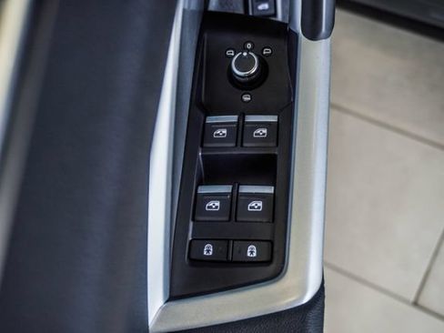 Used 2025 Audi Q3 2.0T Premium AWD/4WD image 35