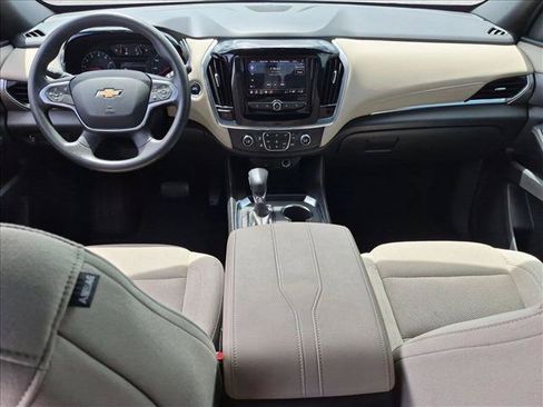Used 2023 Chevrolet Traverse LS FWD image 16