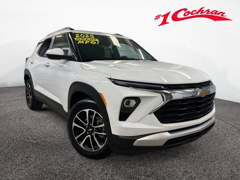 Certified 2025 Chevrolet TrailBlazer LT w/ Driver Confidence Package FWD image 1