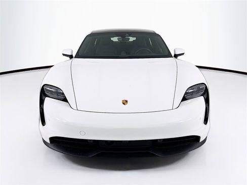 Used 2024 Porsche Taycan image 6