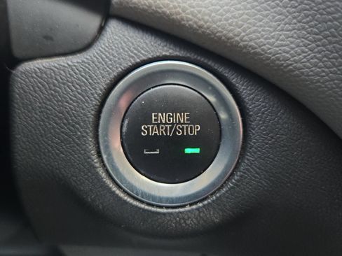 Used 2024 Chevrolet Equinox LS w/ LS Convenience Package FWD image 17