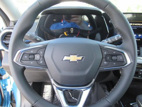 New 2026 Chevrolet Trax LT w/ Driver Confidence Package FWD image 20