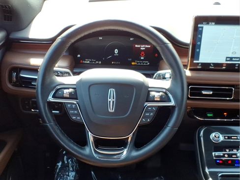 Used 2023 Lincoln Nautilus Reserve AWD/4WD image 12