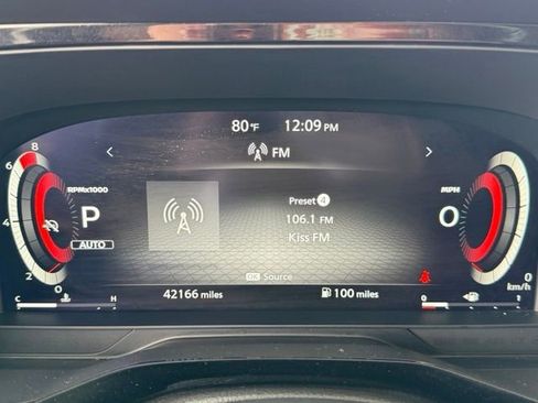 Used 2023 Nissan Pathfinder Platinum AWD/4WD image 16