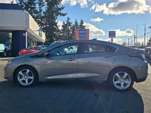 Used 2017 Chevrolet Volt LT w/ Comfort Package image 6
