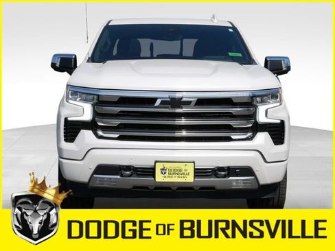 Used 2024 Chevrolet Silverado 1500 High Country w/ High Country Premium Package AWD/4WD image 2