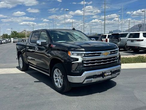 Certified 2022 Chevrolet Silverado 1500 LTZ w/ Technology Package AWD/4WD image 28