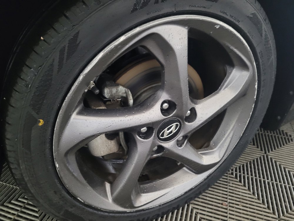 Used 2019 Hyundai Veloster 2.0 FWD image 31
