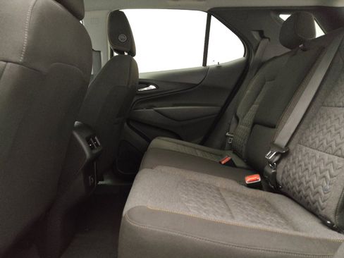 Used 2022 Chevrolet Equinox LT w/ Driver Convenience Package FWD image 18
