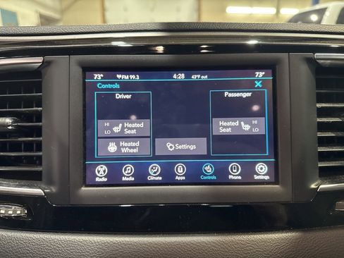 Used 2020 Chrysler Pacifica Touring-L image 23