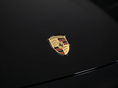 New 2026 Porsche Macan Electric RWD image 17