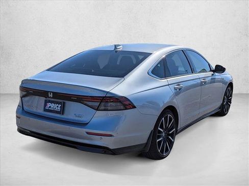 Used 2023 Honda Accord Touring image 5