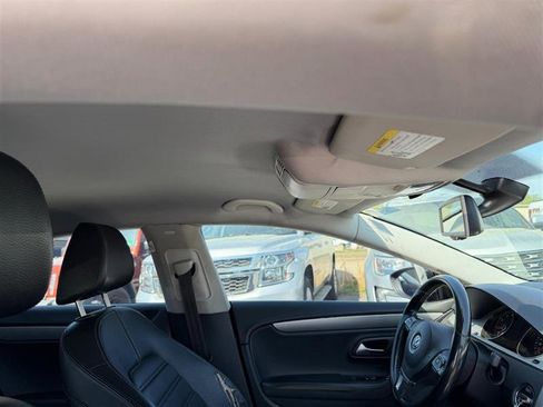 Used 2010 Volkswagen CC Sport image 12