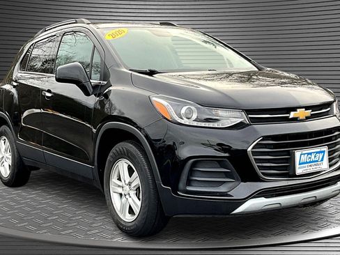 Used 2020 Chevrolet Trax LT w/ LT Convenience Package image 1