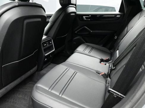 Certified 2020 Porsche Cayenne S AWD/4WD image 15