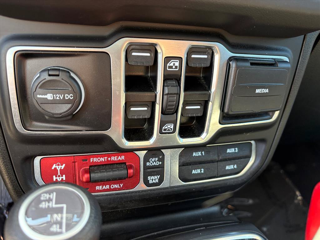 Used 2025 Jeep Wrangler Unlimited Rubicon AWD/4WD image 23
