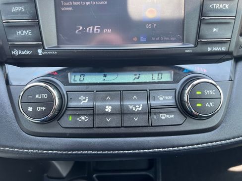 Used 2018 Toyota RAV4 XLE FWD image 22
