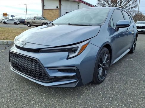 Used 2024 Toyota Corolla SE image 3